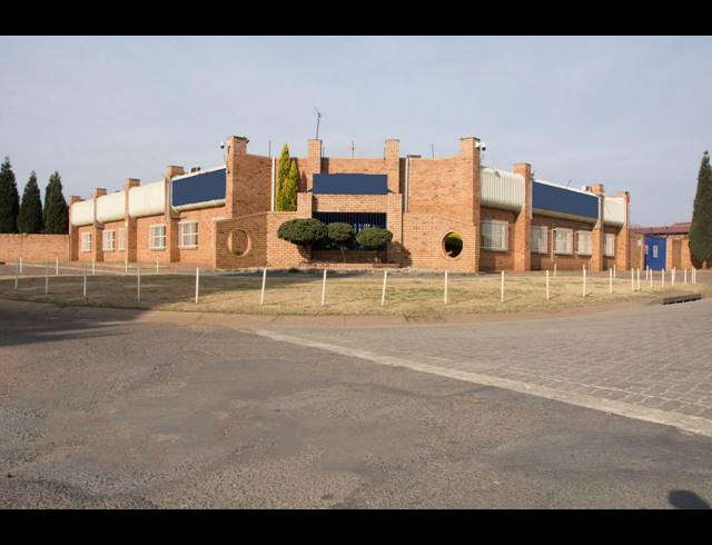 3,665M² BUSINESS FOR SALE IN VANDERBIJLPARK CE 6